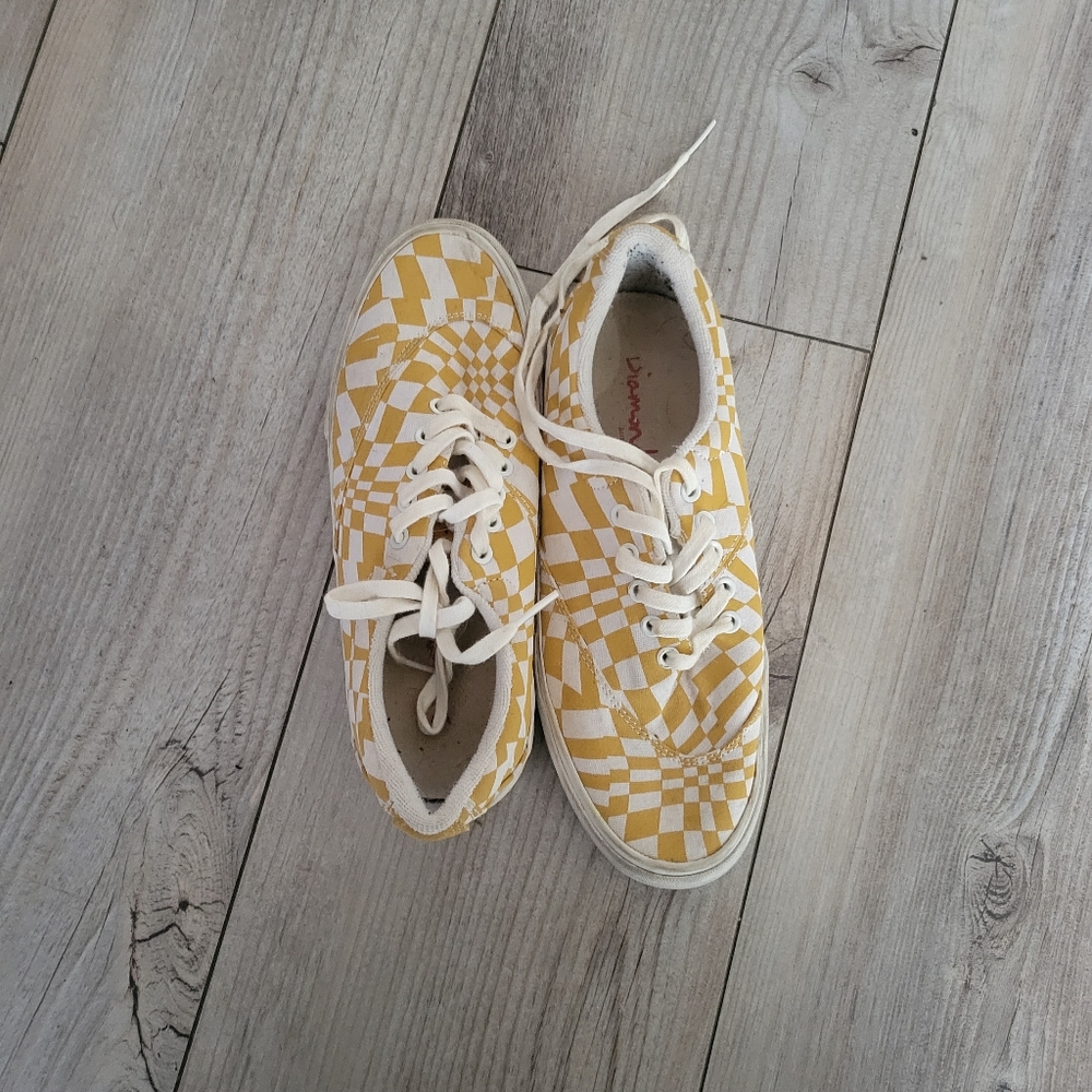 Diamond supply Co shoes  size 6